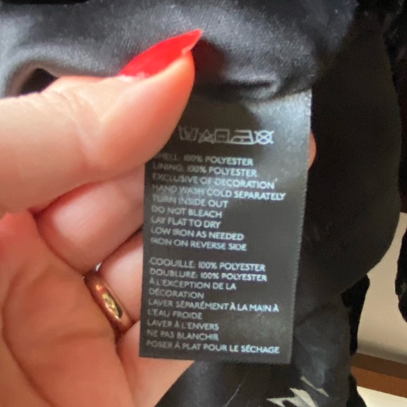 NWT Urban Outfitters Ecote Velvet Off-The-
Shoulder Mini Dress in Black (Size:S) - Picture 11 of 11